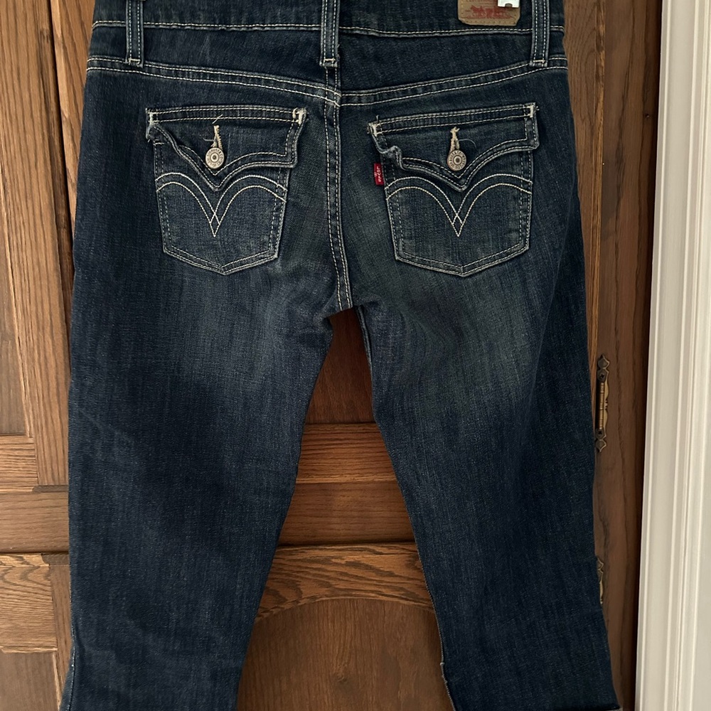 Levi's Dark Blue Straight Leg just below the knees roll up jeans for summer 🌟